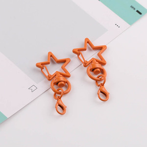 Porte-clés rotatif en métal fait main, motif étoile à cinq branches et macaron, avec bouton homard, style dessin animé, pour bijoux DIY, Yiwu 2026 - Product Image 4