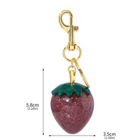 Porte-clés en résine scintillante en forme de fraise avec fermoir mousqueton, breloque de sac pour sac à main femme