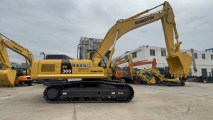 Excavatrice Komatsu PC 300-8 d'occasion, fabriquée au Japon, modèle 2016, moteur diesel, capacité de la benne de 3 m³, moteur, boîte de vitesses, pompe, 40 tonnes - Product Image 6