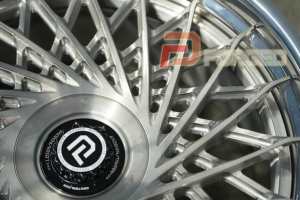 Roues de verrouillage central personnalisées Roues forgées de haute qualité pour <span class=keywords><strong>Porsche</strong></span> Cayenne Turbo GTS <span class=keywords><strong>Taycan</strong></span> 911 <span class=keywords><strong>Porsche</strong></span> Carrera 718 Panamera - Product Image 2