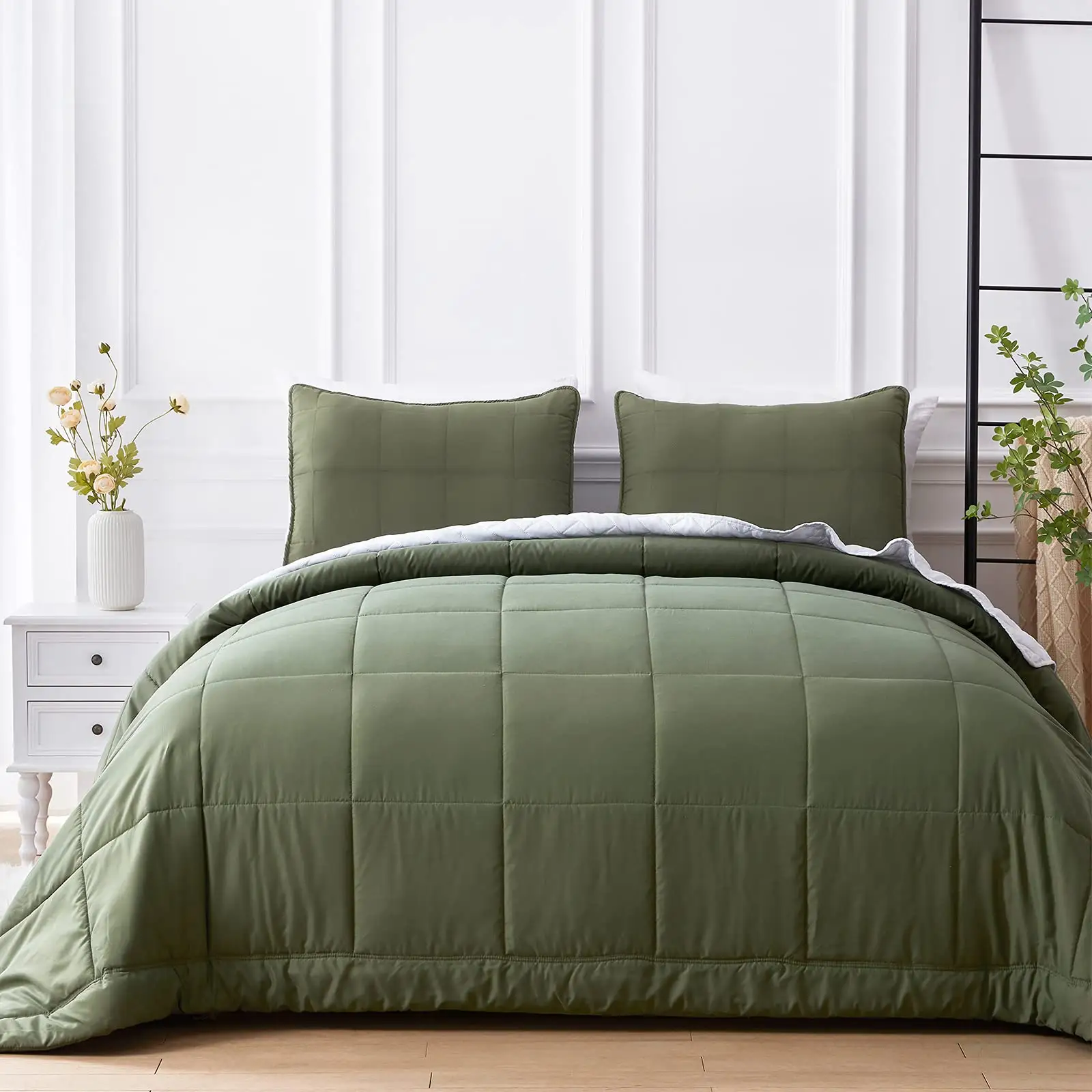 Yuchun Home Textiles Olive Green Lightweight King Size Comforter Square Pattern Comforter Set With 2 Pillow Shams