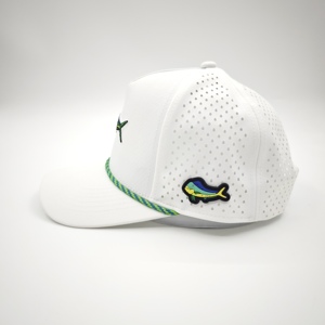 Casquette Snapback Imperméable Ajustable avec Logo Brodé de Haute Qualité, Découpe Laser Personnalisée, Trous de Performance et Motif Léopard à Pois - Product Image 4