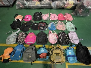 Venta al por mayor Bolsos de hombro Mochila Bolsa de marca de <span class=keywords><strong>segunda</strong></span> <span class=keywords><strong>mano</strong></span> Mochilas escolares usadas mixtas Pacas para hombres Niños - Product Image 6