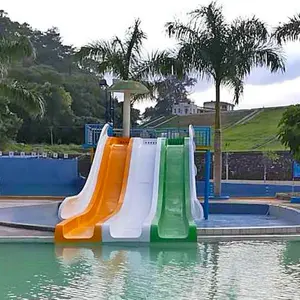 Disesuaikan Fiberglass Rainbow Slides Anak-anak Water Park Slides dengan Sangat Menyenangkan