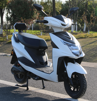 Moto électrique de ville pour adultes, siège confortable, pour les trajets urbains et les déplacements quotidiens, vitesse maximale de 35 km/h