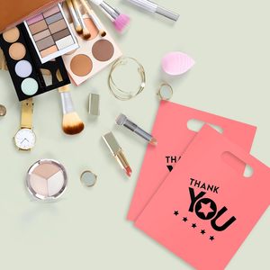 Sacs de courses en plastique « Merci » 12x15 po avec poignée découpée, taille moyenne, pour cadeaux, vente au détail et fêtes - Product Image 2