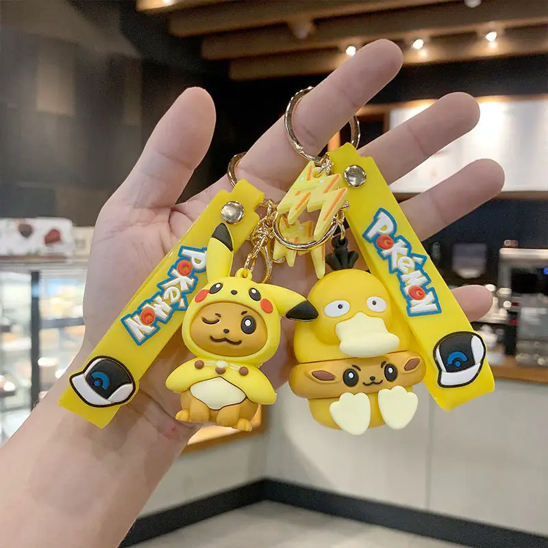 3D Puppe Schlüssel bund Großhandel Weich gummi Niedlichen Cartoon Poke Schlüssel ring mit Armband Blitz Anhänger Tasche Dekoration Schlüssel anhänger