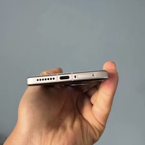 Xiaomi 15 Ultra หน้าจอ AMOLED 6.7 นิ้ว 5G ระบบปฏิบัติการ Android 14 สมาร์ทโฟนพร้อมระบบชาร์จเร็ว 90W และที่ชาร์จในตัว - Product Image 6