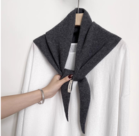 Écharpe triangulaire en laine bouillie unie pour femme, écharpe bandana feutrée chaude d'hiver, petit châle enveloppant