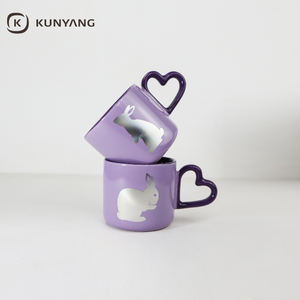 Fournisseur de fabrication de tasses en céramique avec poignée en forme de cœur, logo de lapin personnalisé, couleur, cadeau pour la maison ou le bureau, tasses à café en céramique - Product Image 1