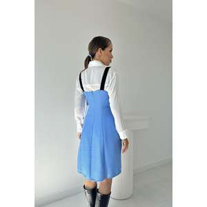 Robe de cocktail bleue et noire à bretelles avec poches décoratives, vente en gros - Product Image 1