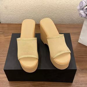 Zapatos de diseñador, sandalias de playa y para exteriores, estilo clásico de marca, a la moda, cómodos y antideslizantes, con suela gruesa. - Product Image 5