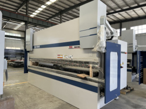 Factory 110/<b>3100</b> Automatic Hydraulic Press 4+1 Axis Bending Machine in Sheet Metal Fabrication - Product Image 1