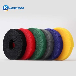 Bandes auto-agrippantes double face blanches réutilisables – Rouleau de sangles auto-agrippantes pour l'organisation et la fixation à la maison et au bureau - Product Image 2