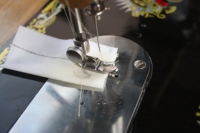 JA2-1 JUKKY Machine à coudre industrielle d'occasion à bras libre pour la couture de vêtements et de visières, pour tailleur