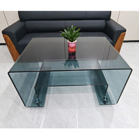 Fenêtres en verre trempé incurvé ultra-clair personnalisé Bâtiments extérieurs Écran d'affichage à courbe chaude Escalier solaire Décoration haute