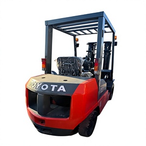 Chariot élévateur contrepoids Toyota 8FD30 d'occasion, 3 tonnes, mât standard, moteur diesel H2000, excellent état. - Product Image 1