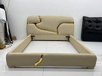 Ensemble de chambre à coucher de luxe de style royal européen, lit king size réglable, revêtement en cuir italien, cadre en bois de chêne, design moderne durable