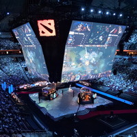 Écran de diffusion en direct pour e-sport 7680Hz, écran incurvé COB LED avec animation pour les compétitions de jeu, expérience de visionnement immersive