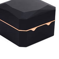 Qualité fantastique boîte à bijoux populaire 11.5x11cm à lumière LED boîte d'emballage de bijoux de luxe avec insert en velours