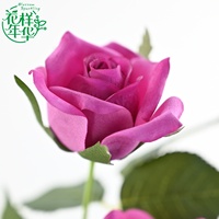 Realistische Künstliche Latex-Rose in Weiß und Rosa, 94cm, Dreiköpfig mit Langem Stiel für Hochzeits- und Heimdekoration, Blumenarrangements