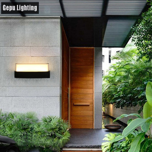 Lámpara de Pared LED para Exteriores Gepu Lighting GP-ABS208, Iluminación Superior e Inferior, Acrílico ABS para Balcón y Pasillo - Product Image 1