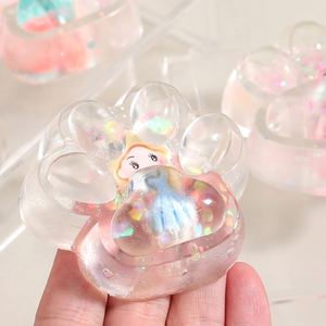 ของเล่นบีบ TPR รูปอุ้งเท้าแมววิบวับแบบใหม่จาก Shopify Wholesale Direct ของเล่นบีบสัมผัสแบบเจ้าหญิงสำหรับเด็กผู้หญิง ของขวัญวันเกิด - Product Image 3