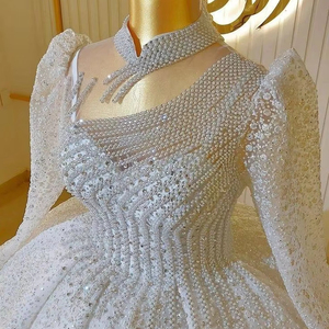 S4675L <span class=keywords><strong>Abito</strong></span> da Sposa di Alta Gamma con Scollo Quadrato, Maniche Lunghe, <span class=keywords><strong>Tulle</strong></span> Leggero, Strascico a Cappella, Linea ad A, Lunghezza al Pavimento e Perline - Product Image 1