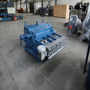 Pompe à piston <span class=keywords><strong>haute</strong></span> <span class=keywords><strong>pression</strong></span> / Produits chimiques et pétrochimiques / Échangeur de chaleur / Nettoyage de citerne / Industrie du sucre / Aluminium / Ciment / <span class=keywords><strong>Découpe</strong></span> à froid - Product Image 4