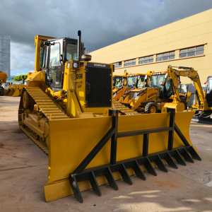 Bulldozer CAT D5M d'occasion en bon état, moteur puissant, d'origine japonaise, système hydraulique stable, économie de carburant, garantie après-vente d'un an - Product Image 4