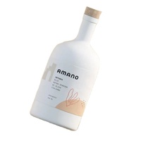 Vente en gros de bouteilles de liqueur de vin en verre plat de style vintage de 500ml 700ml 750ml avec bouchon couronne artisanat unique pour whisky vodka gin
