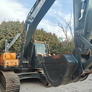 Excavatrice hydraulique Hyundai 220LC-9S d'occasion, état d'origine, performance fiable pour la construction routière et l'exploitation minière - Product Image 2