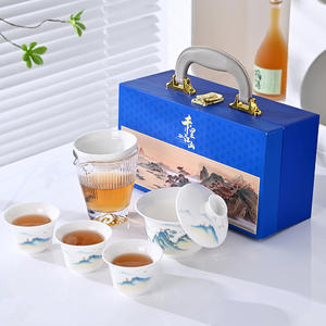 Service à thé « Mille milles de rivières et de montagnes » en porcelaine blanche avec motif paysage bleu, coffret cadeau pour cadeaux d'affaires - Product Image 4
