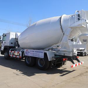 Camión mezclador de hormigón blanco Howo, construcción de parque industrial, transporte principal de hormigón - Product Image 6