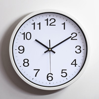 Jam dinding logam mewah Modern 3D, desain melingkar dengan tampilan jarum untuk dekorasi rumah dan dekorasi ruang tamu