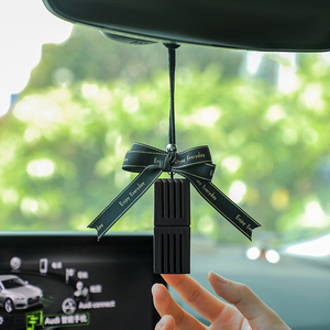 Diffusore di Profumo per Auto Personalizzabile con Logo, Ciondolo Aromaterapico Nero, Decorazione da Appendere per Auto - Product Image 3