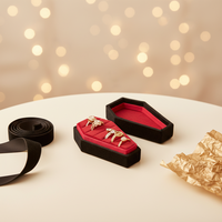Boîte à bagues carrée gothique en velours fait main, boîte de rangement pour bijoux en velours noir avec doublure rouge et fermeture à rabat pour Halloween, mariage gothique
