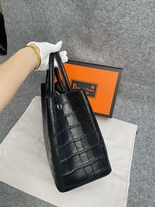 Sac fourre-tout grand format en cuir de crocodile 100% véritable avec logo personnalisé, sac à main pour femme, fabricant OEM ODM, vente en gros - Product Image 2