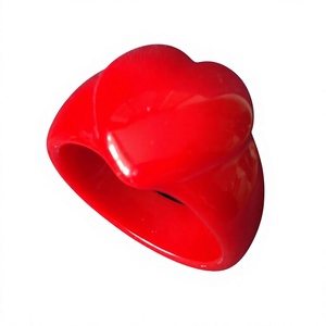 Nuevo Brazalete de Resina Roja con Forma de Corazón, Brazalete Moderno, Único y Elegante, Diseño Acrílico, Joyería Unisex Linda y a la Moda - Product Image 4