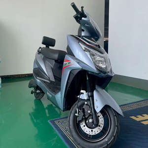 Scooter électrique à deux roues longue portée pour adultes, homologué UE - Product Image 1