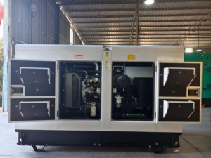 Fournisseur OEM, Panneau ATS électrique triphasé 110 kVA, norme EPA Tier <span class=keywords><strong>4</strong></span> Final, moteur diesel Perkins 1104C-44TAG2, générateur 88 kW, liste de prix - Product Image 4