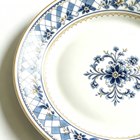 Assiette de service vintage en porcelaine fine, motif floral bleu et blanc, vaisselle élégante pour la maison, les mariages et les fêtes, support OEM ODM