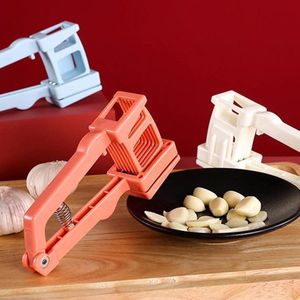 เครื่องบดกระเทียมแบบกดมือขนาดเล็กสำหรับทำอาหารในครัว - Product Image 4