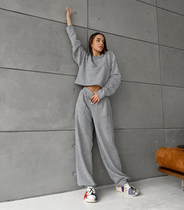 Vêtement pour femmes en gros, ensemble en tricot à logo, pull décontracté ample, deux pièces, confortable, automne et hiver, nouveauté - Product Image 1