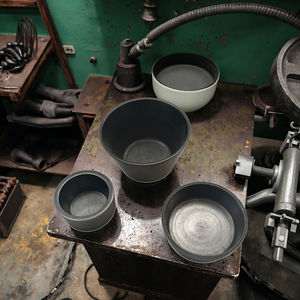 بوتقة جرافيت عالية القوة والنقاء مخصصة، 1 كجم و2 كجم و3 كجم، بوتقة سيليكون لصهر المعادن لمعالجة المعادن - Product Image 5