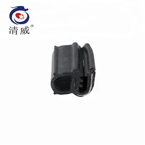 Noisy resistant window windshield rubber seal strip