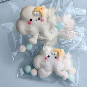 Novedades: Juguete Antiestrés de Algodón de Azúcar en Forma de Nube, Juguete de Nube Suave y Adorable para Aliviar el Estrés y Descomprimir, para Apretar y Jugar - Product Image 3