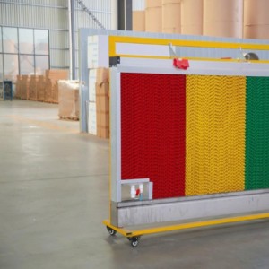 Panel <span class=keywords><strong>de</strong></span> Refrigeración <span class=keywords><strong>de</strong></span> Papel Kraft con Estructura <span class=keywords><strong>de</strong></span> Panal <span class=keywords><strong>de</strong></span> Abeja que Crea Zonas Confortables para Ovejas y Cabras - Product Image 3