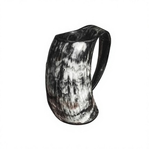 Taza Artesanal de Cuerno Nordic Shadowcurve, Estilo Vikingo Medieval, Rústica, Coleccionable, Regalo para Guerrero - Product Image 1