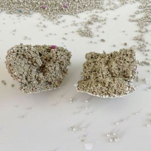 Litière pour chat écologique à agglomération rapide, faible teneur en poussière, 99 % d'échantillons gratuits, hautement absorbante, en bentonite sphérique, parfum lavande, gris clair - Product Image 5